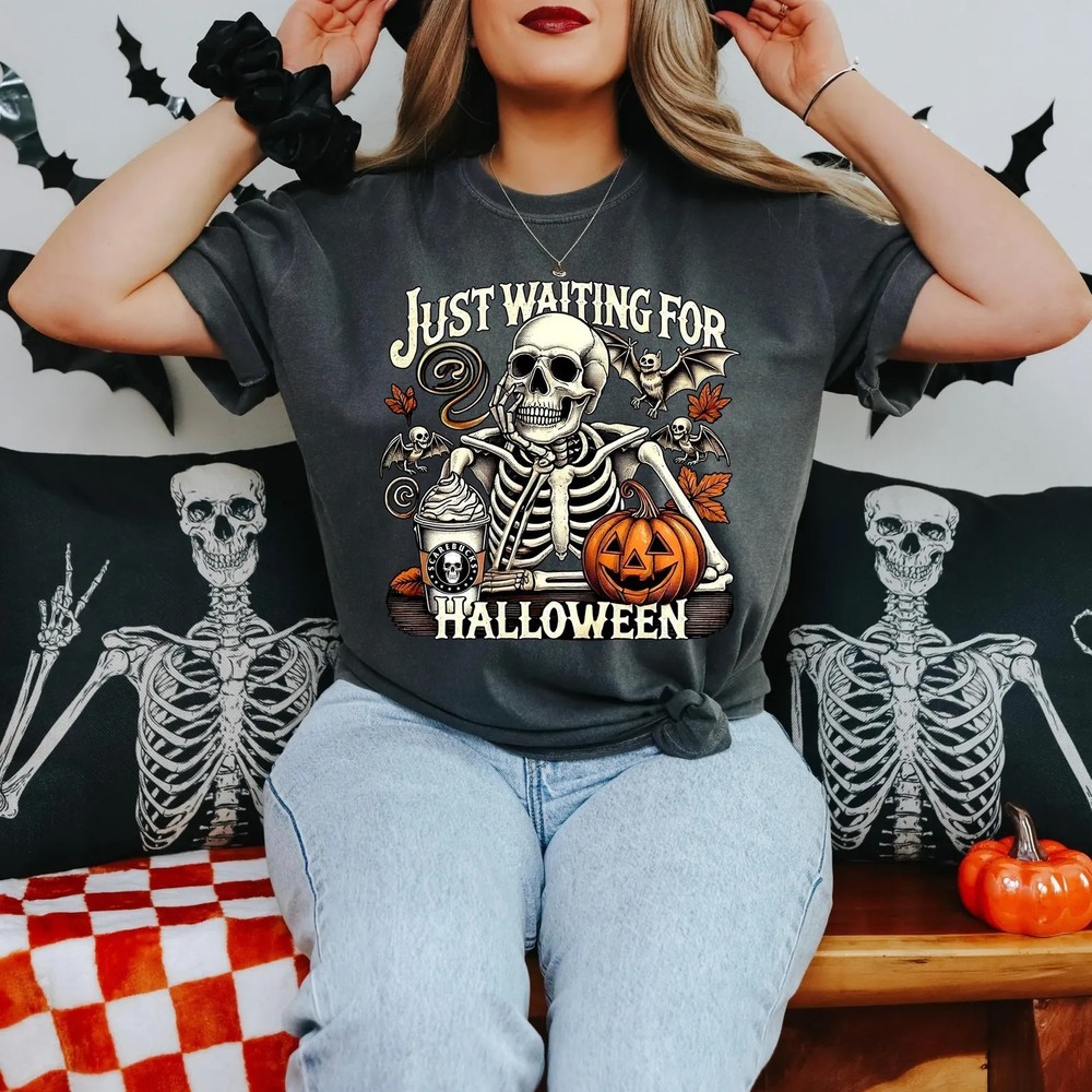 Funny Skeleton Dancing Halloween T-Shirt
